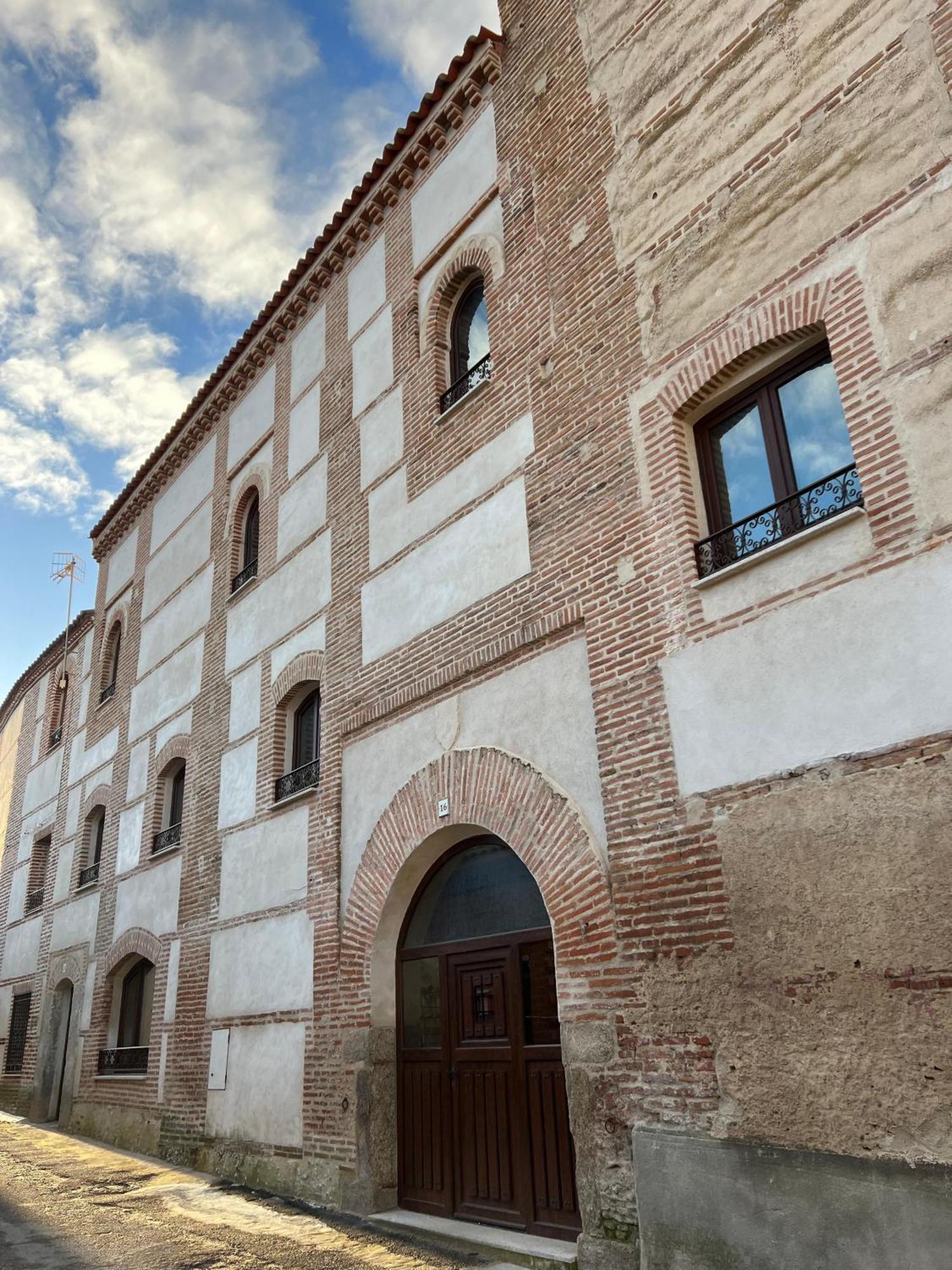 Casa Rural El Torreon Fontiveros ภายนอก รูปภาพ