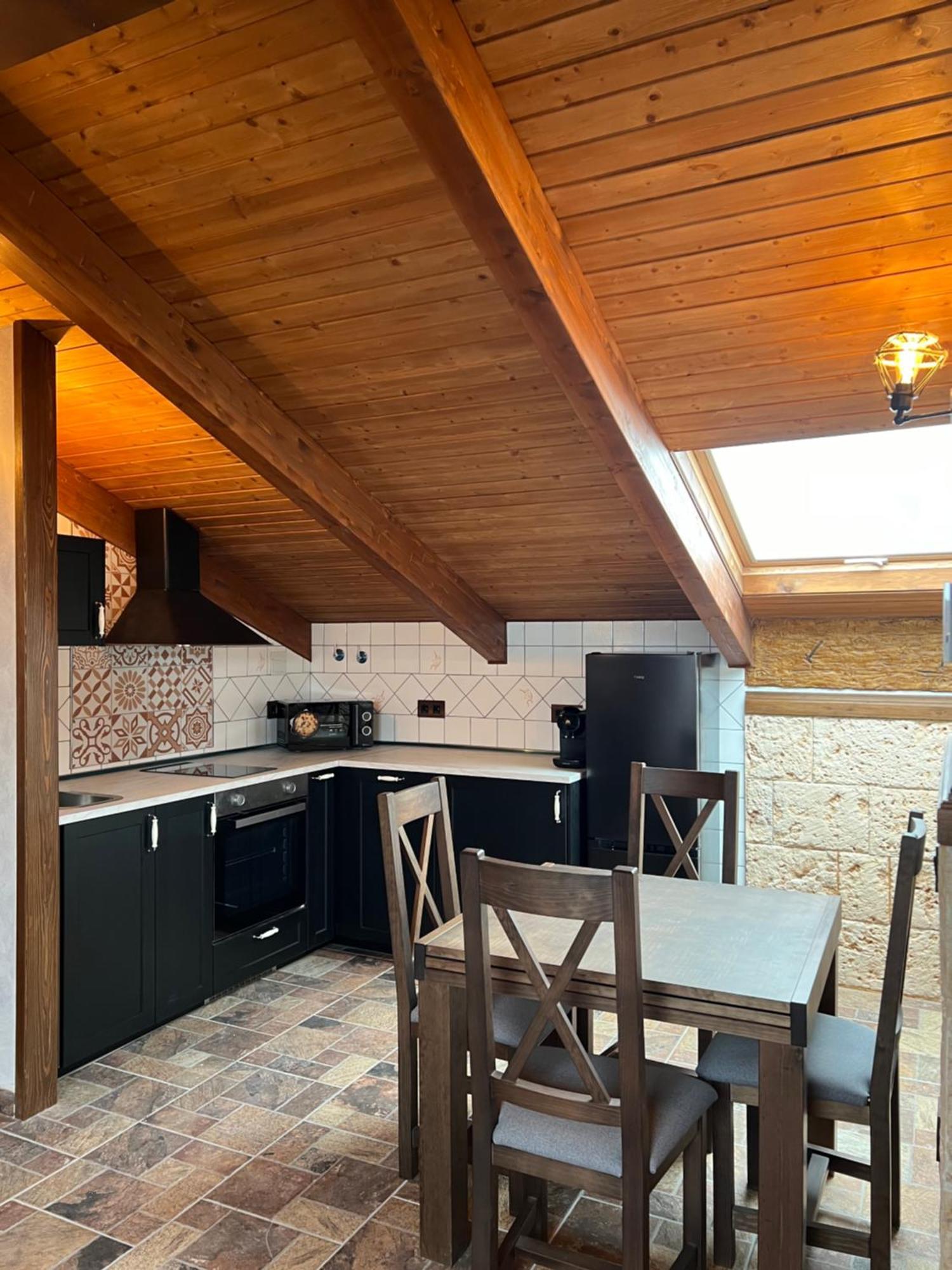 Casa Rural El Torreon Fontiveros ภายนอก รูปภาพ